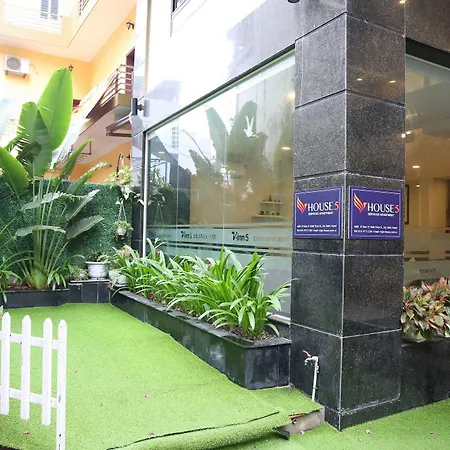 V House 5 Serviced Apartment-3