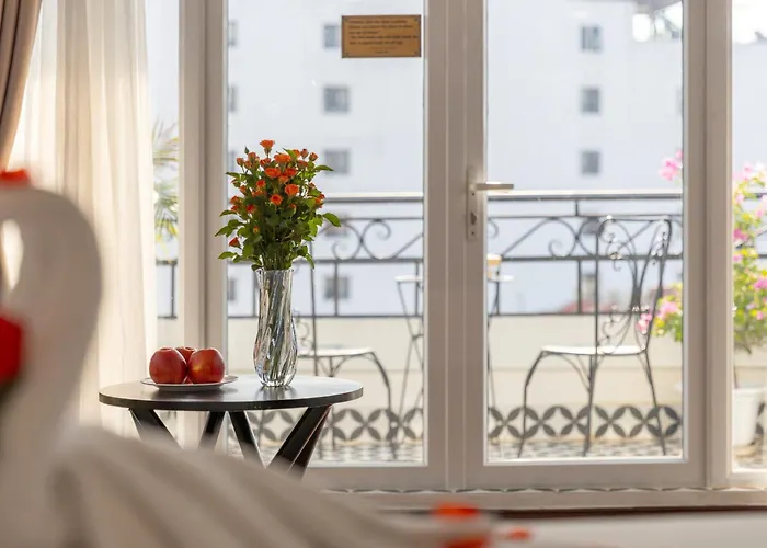 Hanoi House Hotel & Travel